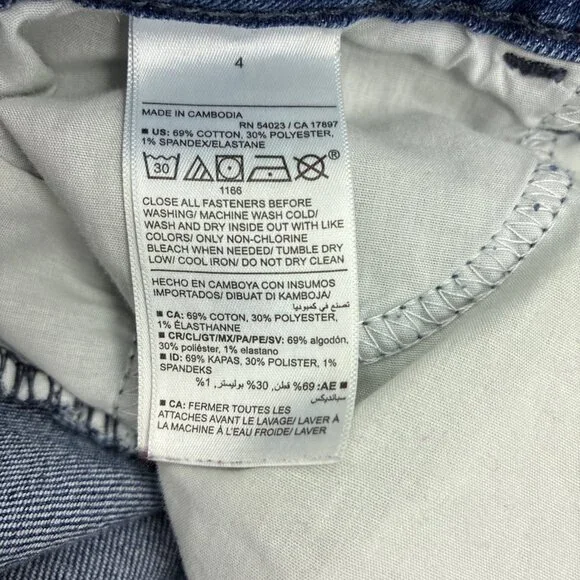 Old Navy Women’s 4 Mid Rise Wow Denim Jean Shorts Blue Cuffed Stretch Casual - Picture 4 of 5